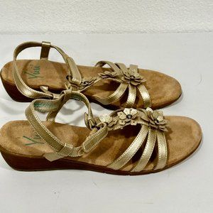 YUU Friendly Sandals Gold Wedge Comfort Floral Studded Adjustable Strap SZ 8.5M